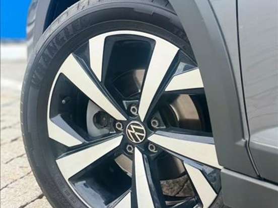 VOLKSWAGEN-NIVUS-1.0 200 TSI TOTAL FLEX HIGHLINE AUTOMÁTICO VOLKSWAGEN-NIVUS-2023