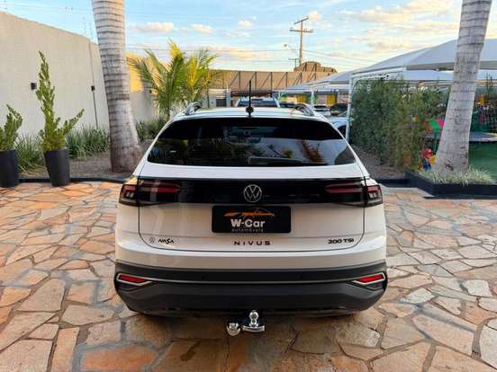 VOLKSWAGEN-NIVUS-1.0 200 TSI TOTAL FLEX HIGHLINE AUTOMÁTICO VOLKSWAGEN-NIVUS-2024
