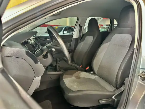 VOLKSWAGEN-POLO-2023