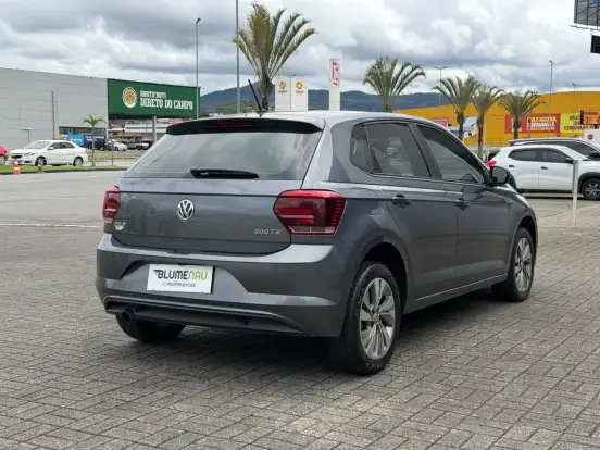 VOLKSWAGEN-POLO-2020
