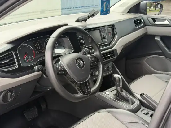 VOLKSWAGEN-POLO-2020