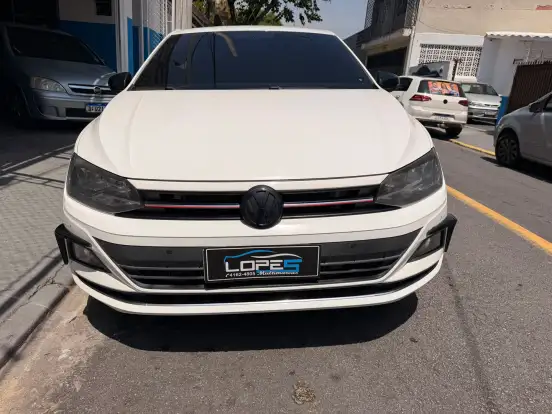 VOLKSWAGEN-POLO-2018