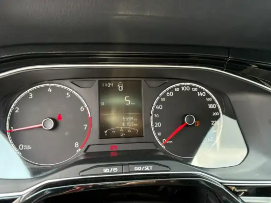 VOLKSWAGEN-POLO-2025