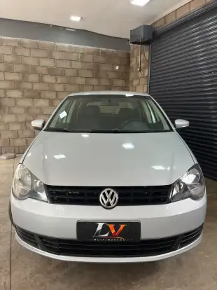 VOLKSWAGEN-POLO-2012
