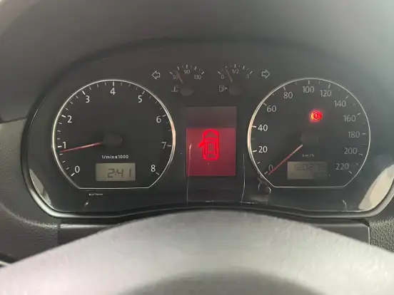 VOLKSWAGEN-POLO-2012