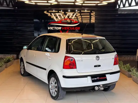 VOLKSWAGEN-POLO-1.6 MI 8V GASOLINA 4P MANUAL VOLKSWAGEN-POLO-2004