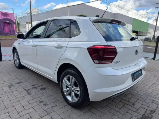 VOLKSWAGEN-POLO-2018