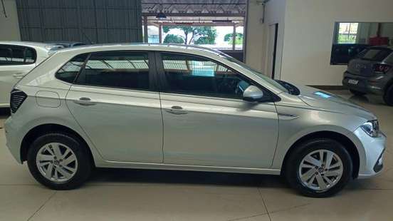 VOLKSWAGEN-POLO-2023