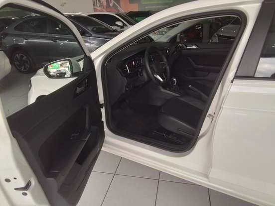 VOLKSWAGEN-POLO-2025