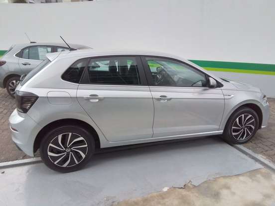 VOLKSWAGEN-POLO-1.0 170 TSI HIGHLINE AUTOMÁTICO VOLKSWAGEN-POLO-2025