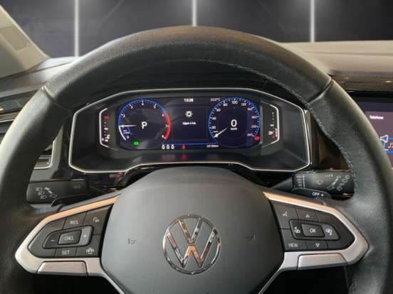 VOLKSWAGEN-POLO-2025