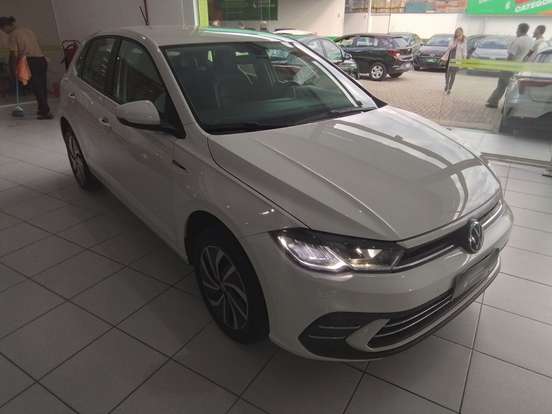 VOLKSWAGEN-POLO-2025