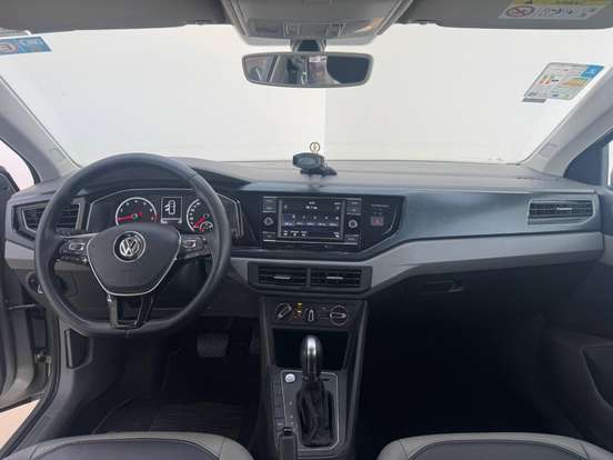 VOLKSWAGEN-POLO-2019