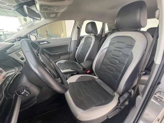 VOLKSWAGEN-POLO-2019