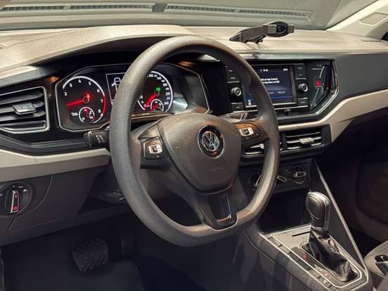 VOLKSWAGEN-POLO-1.0 200 TSI COMFORTLINE AUTOMÁTICO VOLKSWAGEN-POLO-2018