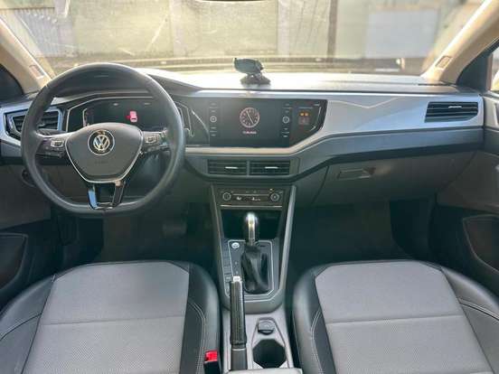 VOLKSWAGEN-POLO-2018
