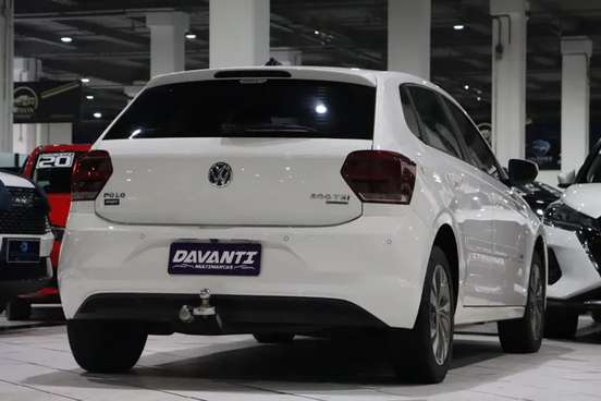 VOLKSWAGEN-POLO-2017