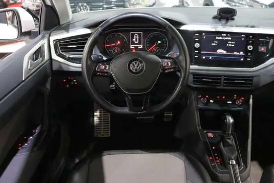 VOLKSWAGEN-POLO-2017