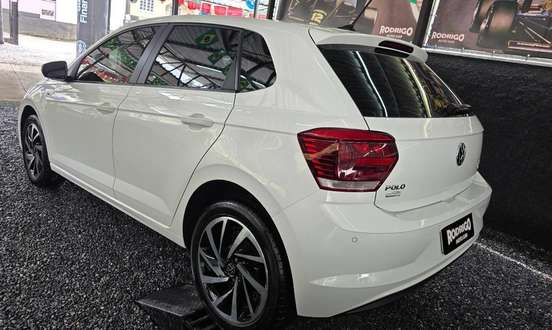 VOLKSWAGEN-POLO-1.0 200 TSI HIGHLINE AUTOMÁTICO VOLKSWAGEN-POLO-2018