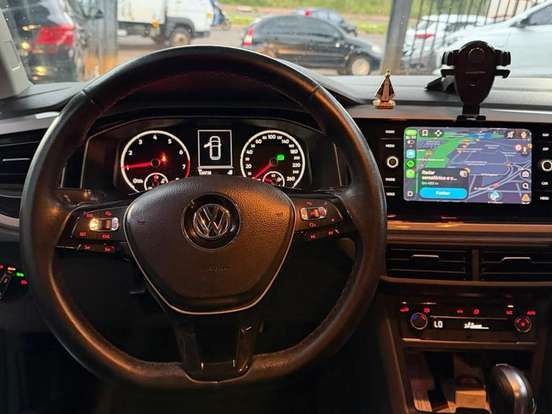 VOLKSWAGEN-POLO-2018