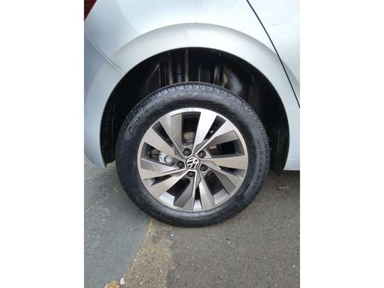 VOLKSWAGEN-POLO-1.0 200 TSI HIGHLINE AUTOMÁTICO VOLKSWAGEN-POLO-2017