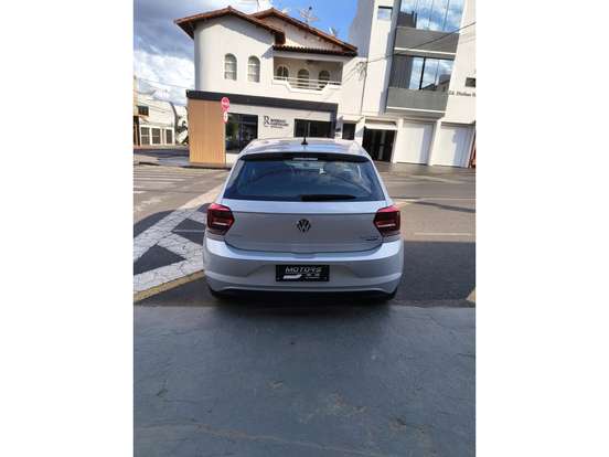 VOLKSWAGEN-POLO-1.0 200 TSI HIGHLINE AUTOMÁTICO VOLKSWAGEN-POLO-2017
