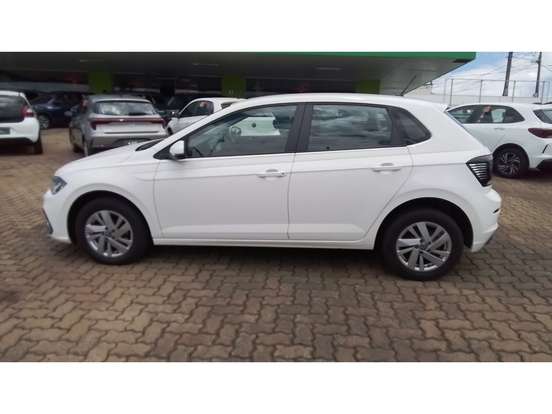 VOLKSWAGEN-POLO-2023