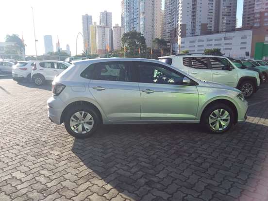 VOLKSWAGEN-POLO-2023