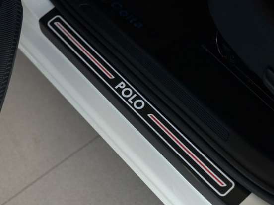 VOLKSWAGEN-POLO-2023