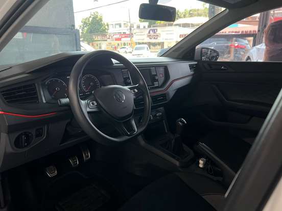 VOLKSWAGEN-POLO-2023