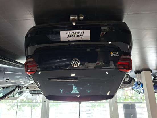 VOLKSWAGEN-POLO-2020