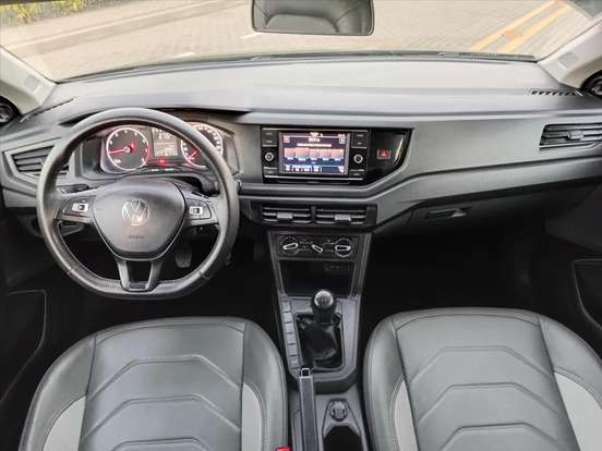 VOLKSWAGEN-POLO-2022
