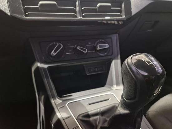 VOLKSWAGEN-POLO-2023