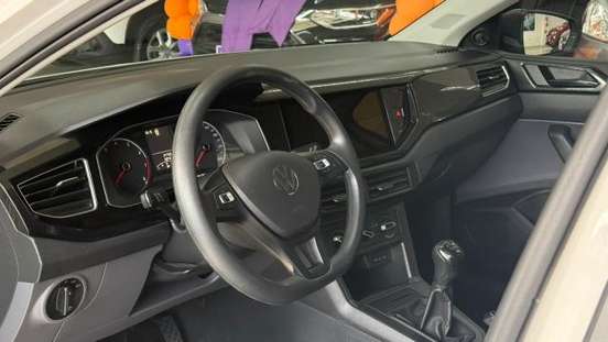 VOLKSWAGEN-POLO-2024