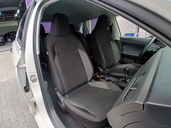 VOLKSWAGEN-POLO-2024