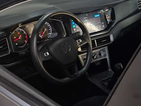 VOLKSWAGEN-POLO-2025