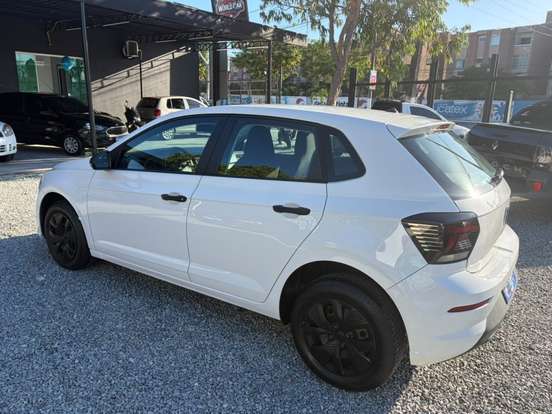 VOLKSWAGEN-POLO-2024