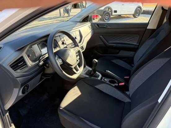 VOLKSWAGEN-POLO-2024