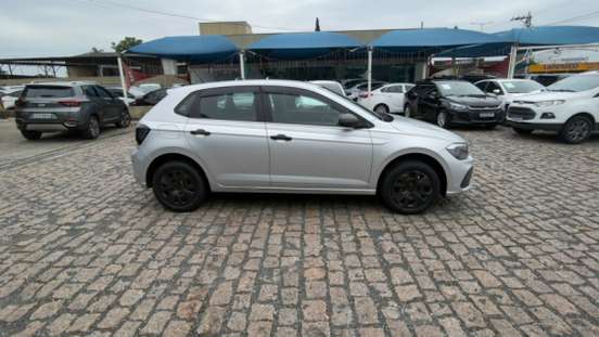 VOLKSWAGEN-POLO-2023