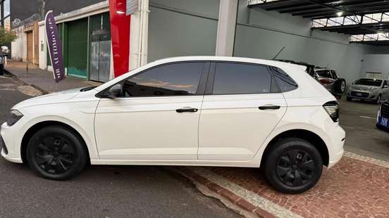 VOLKSWAGEN-POLO-2024