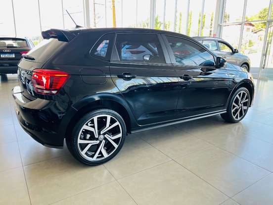 VOLKSWAGEN-POLO-2020