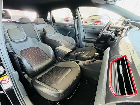 VOLKSWAGEN-POLO-2020