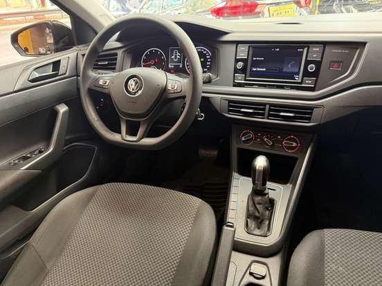 VOLKSWAGEN-POLO-2019