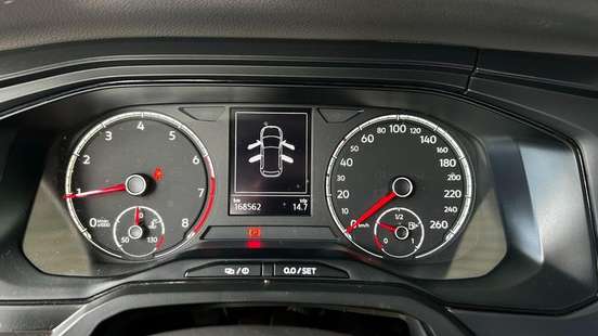 VOLKSWAGEN-POLO-2019
