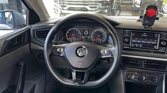 VOLKSWAGEN-POLO-2019