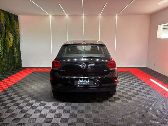 VOLKSWAGEN-POLO-2017