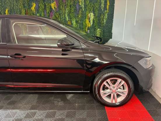 VOLKSWAGEN-POLO-2017