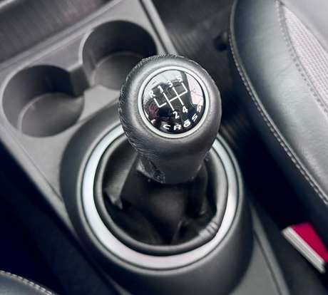 VOLKSWAGEN-SAVEIRO-2012