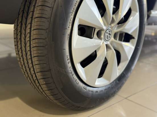 VOLKSWAGEN-SAVEIRO-1.6 MI STARTLINE CS 8V FLEX 2P MANUAL VOLKSWAGEN-SAVEIRO-2015