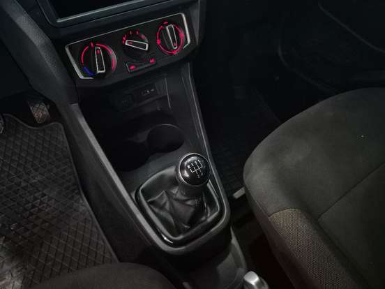 VOLKSWAGEN-SAVEIRO-2024
